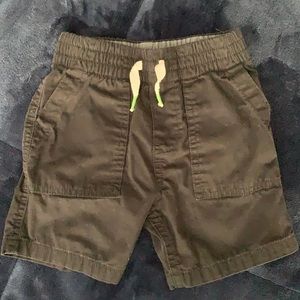 Garanimals Boys 2T black cargo shorts